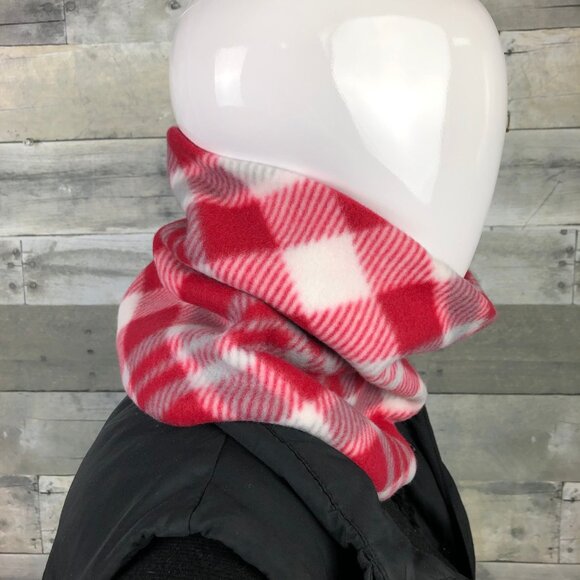 Christmas red green neck gaiter neck warmer fleece Scarf Tube Earmuff Gator Cowl - Picture 4 of 9